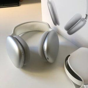 Apple Airpods Max In Silver